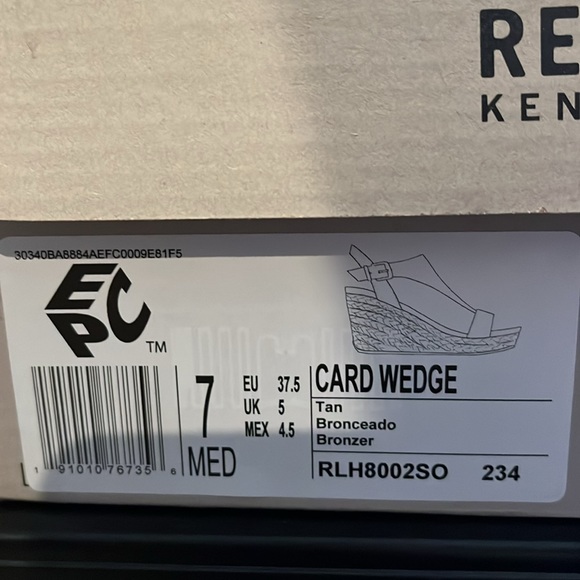 Kenneth Cole REACTION Women's T-Strap Wedge Sandal, Tan - Picture 8 of 8